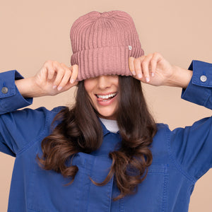 Gorro con forro de satén Glazey™ en blush